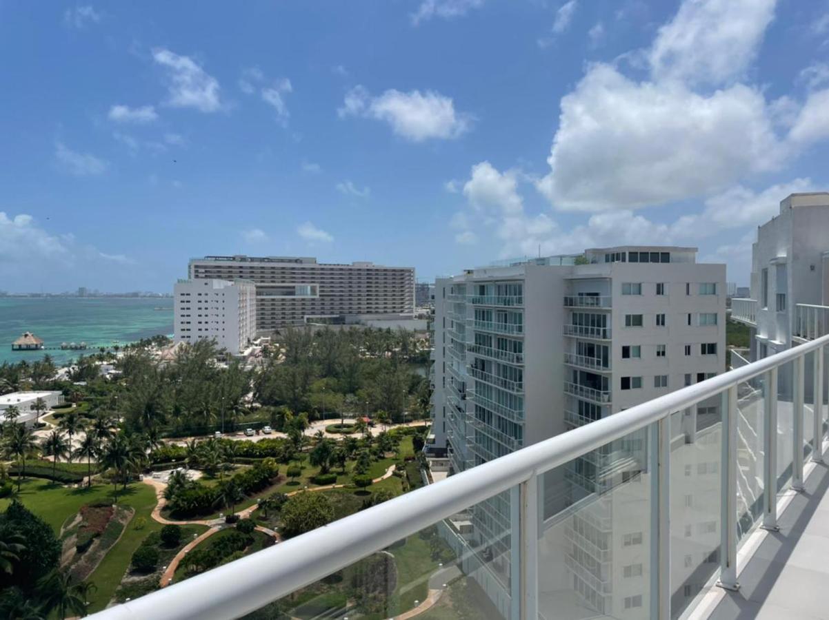Beachfront Luxury Apartments 칸쿤 외부 사진