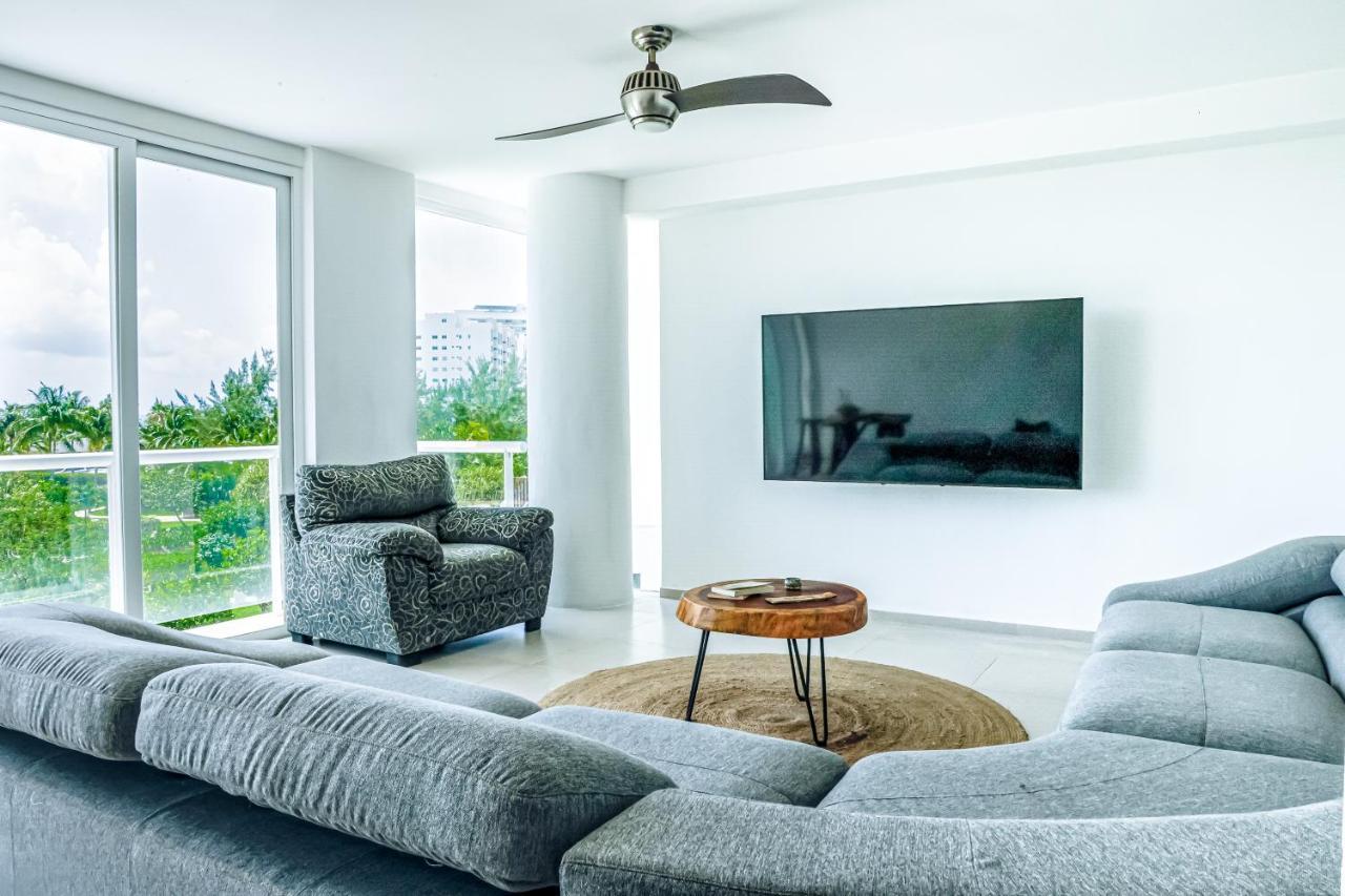 Beachfront Luxury Apartments 칸쿤 외부 사진