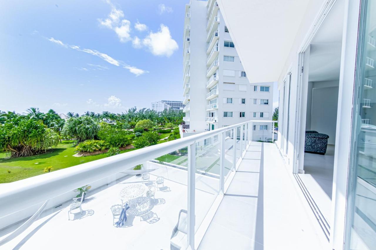 Beachfront Luxury Apartments 칸쿤 외부 사진